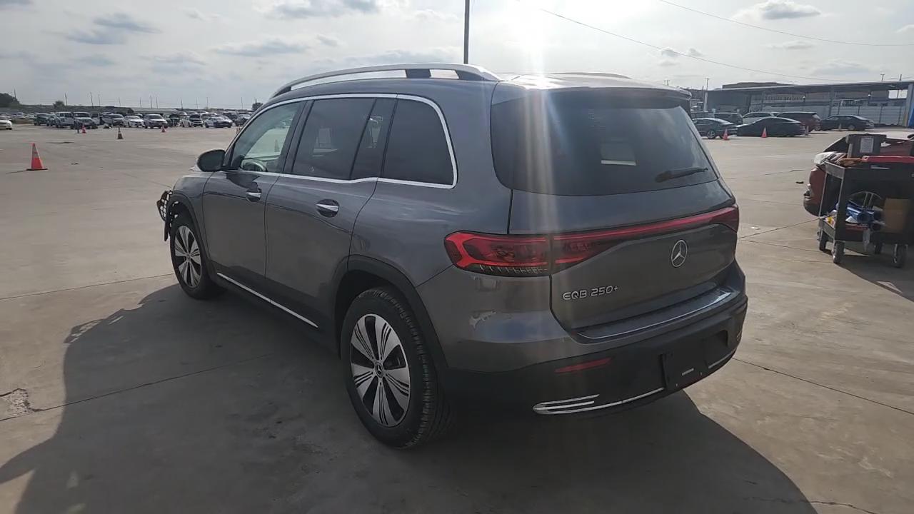 Фото: W1N9M0CB8PN070778