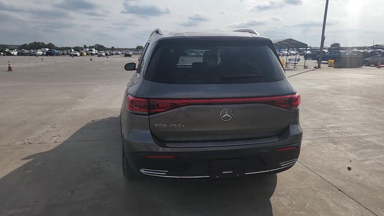 Фото: W1N9M0CB8PN070778