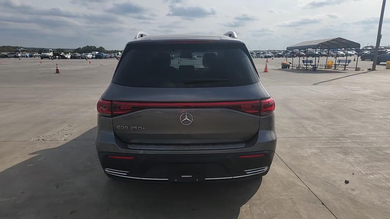 Фото: W1N9M0CB8PN070778