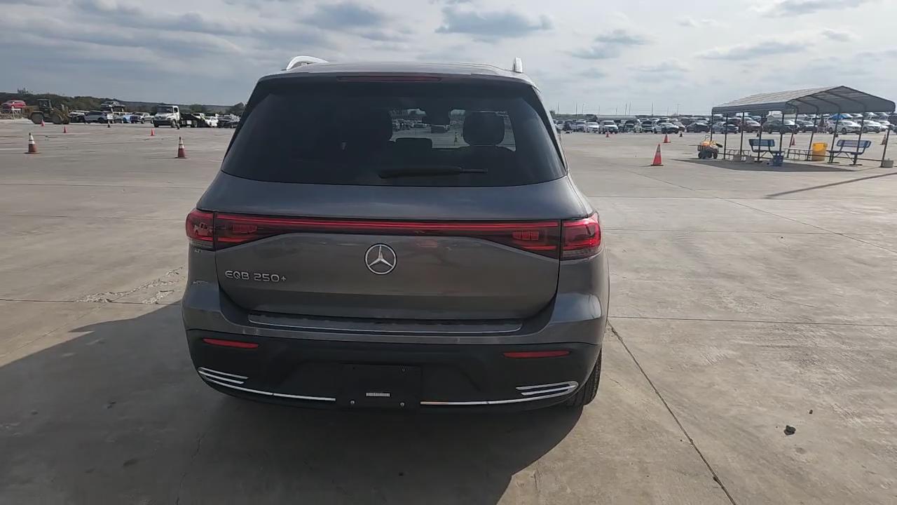 Фото: W1N9M0CB8PN070778