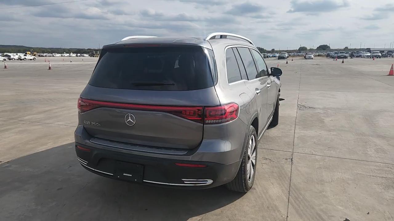 Фото: W1N9M0CB8PN070778