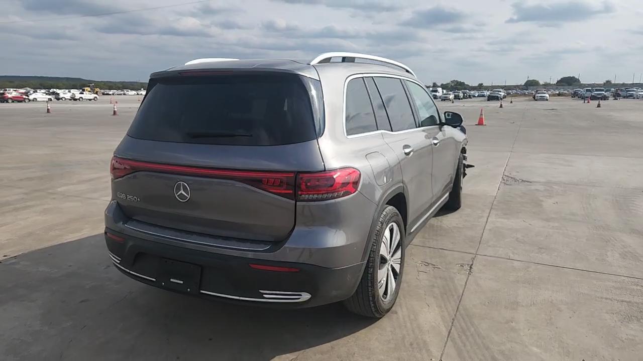 Фото: W1N9M0CB8PN070778