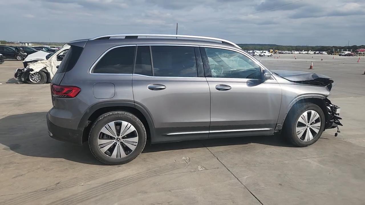 Фото: W1N9M0CB8PN070778