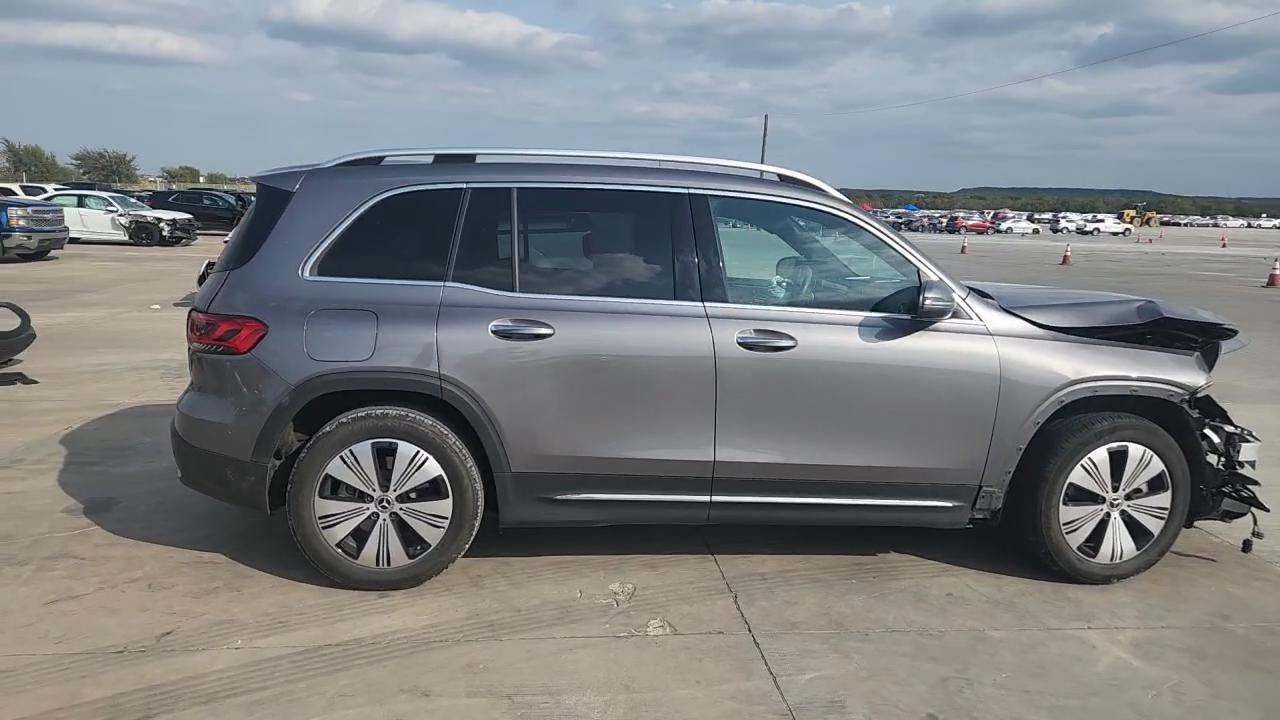 Фото: W1N9M0CB8PN070778