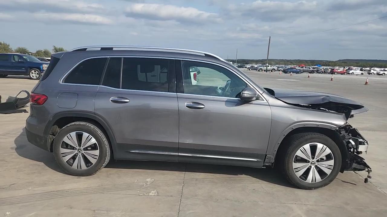 Фото: W1N9M0CB8PN070778