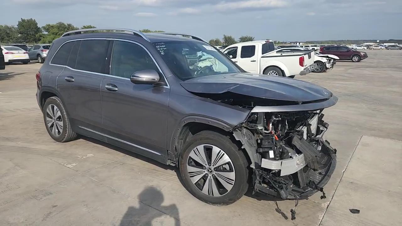 Фото: W1N9M0CB8PN070778