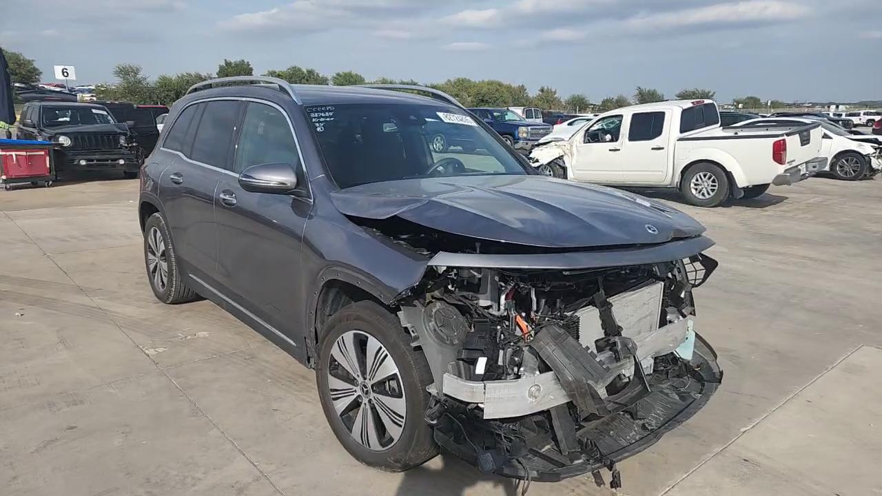 Фото: W1N9M0CB8PN070778