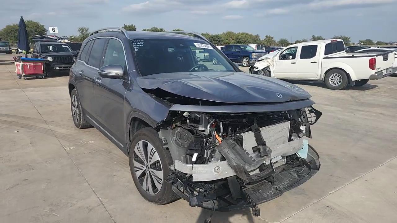 Фото: W1N9M0CB8PN070778