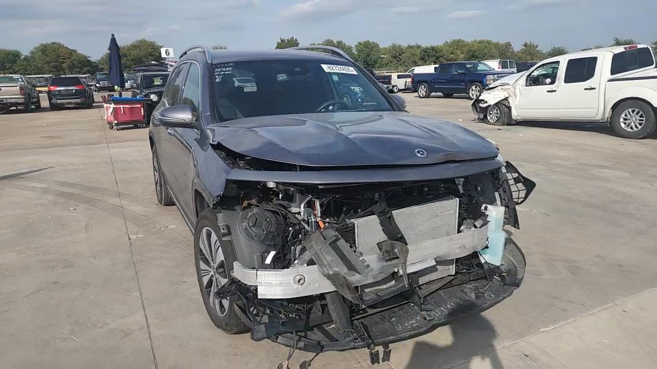 Фото: W1N9M0CB8PN070778