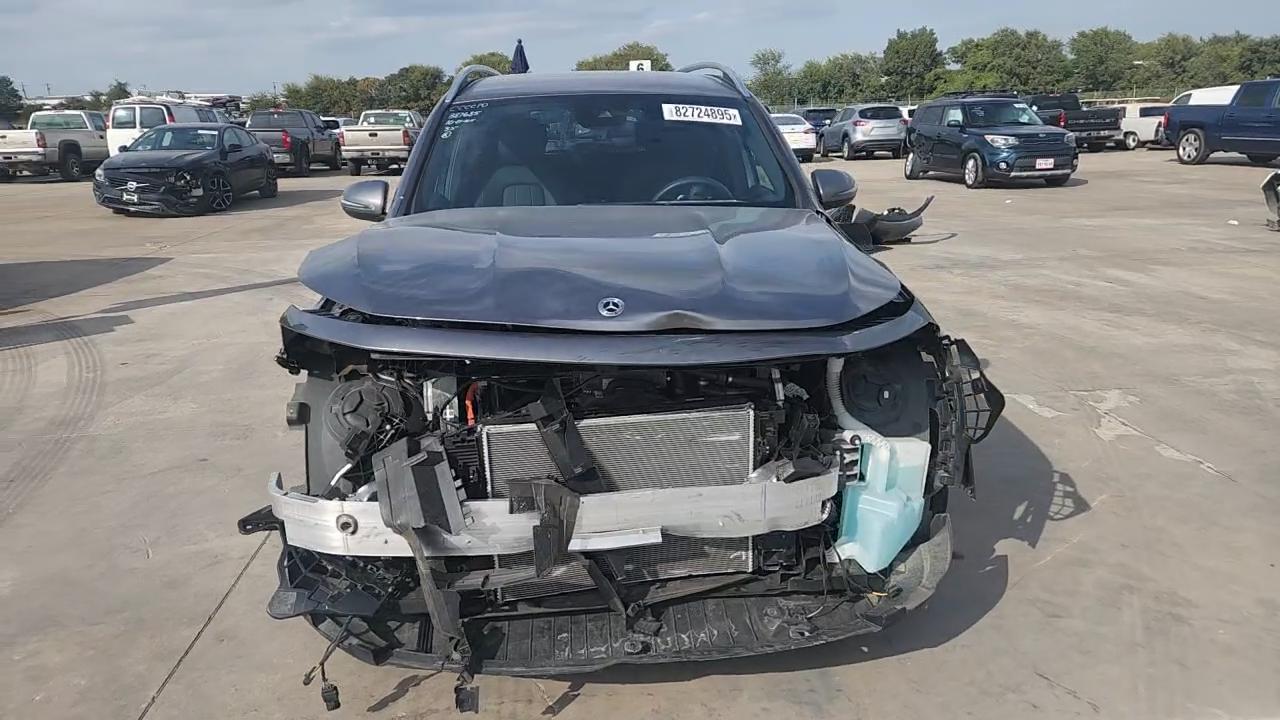 Фото: W1N9M0CB8PN070778