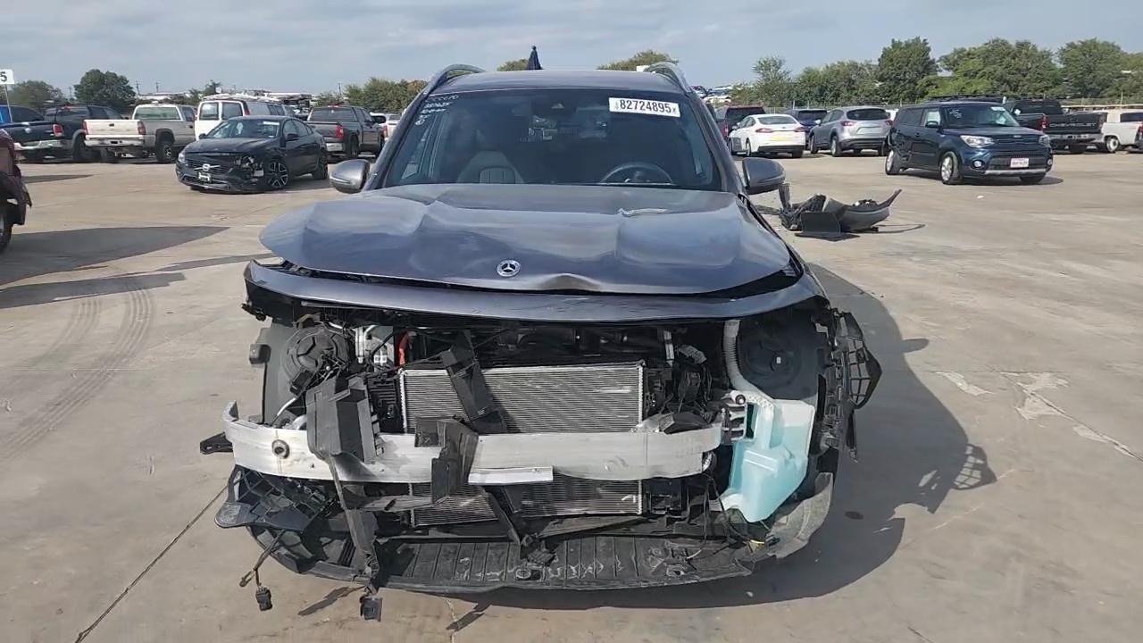 Фото: W1N9M0CB8PN070778