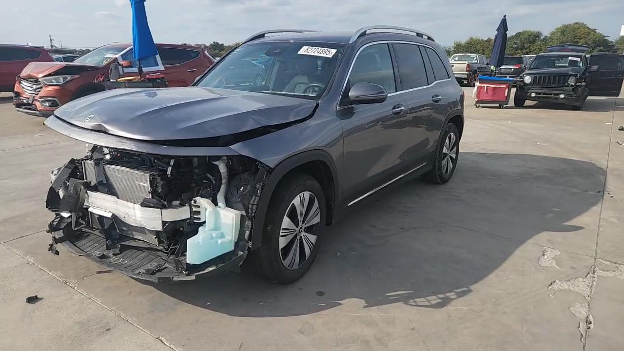 Фото: W1N9M0CB8PN070778