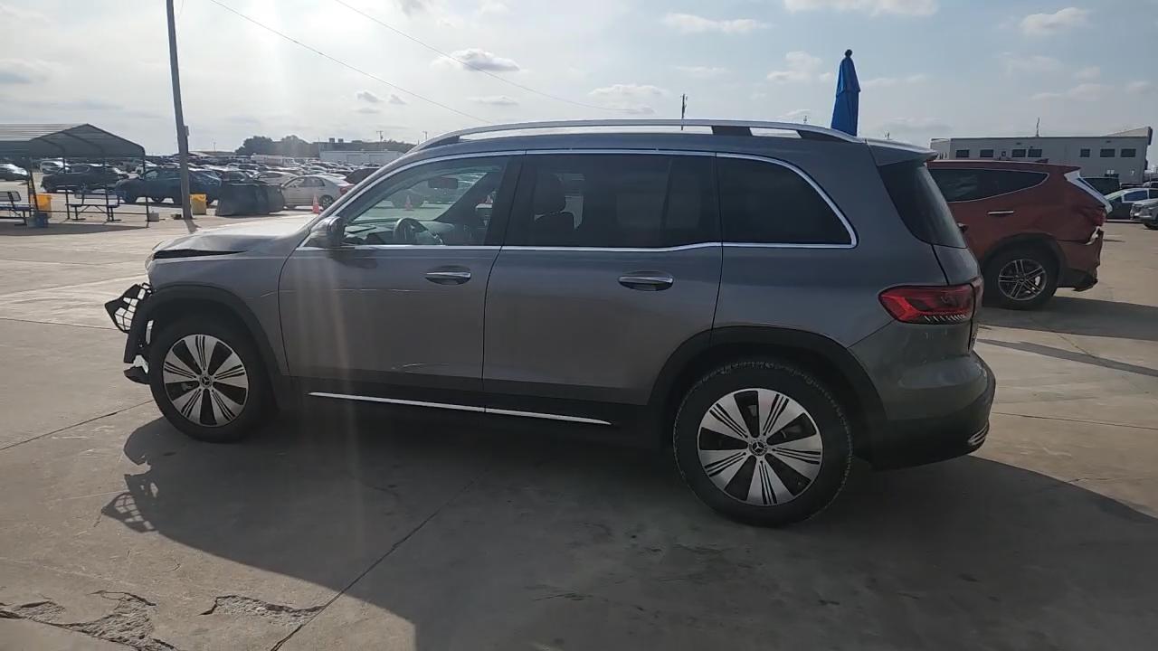 Фото: W1N9M0CB8PN070778