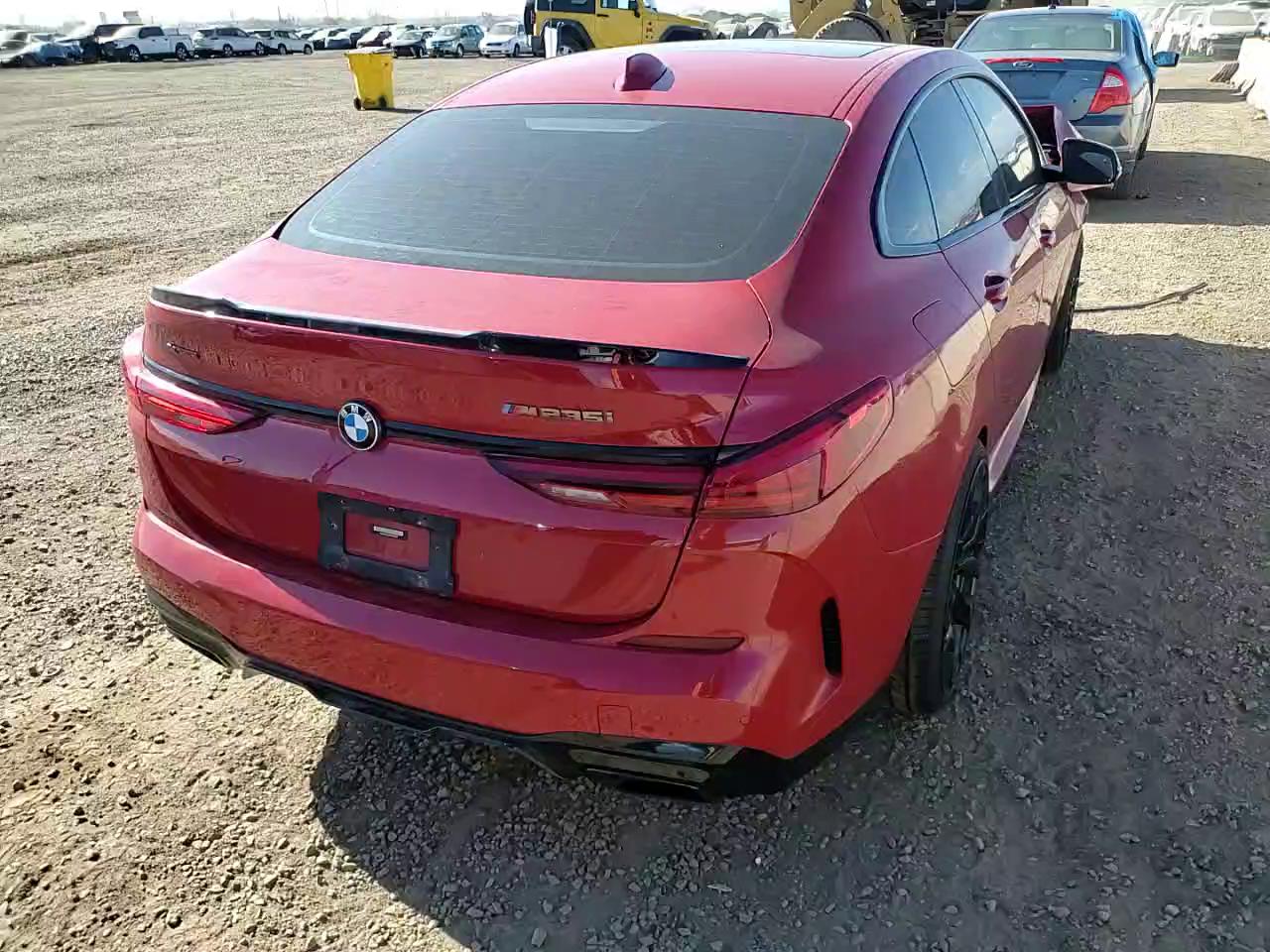 Фото: WBA13AL00M7H19209