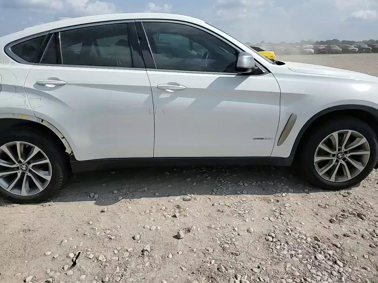 Фото: 5UXKU0C55J0G81344