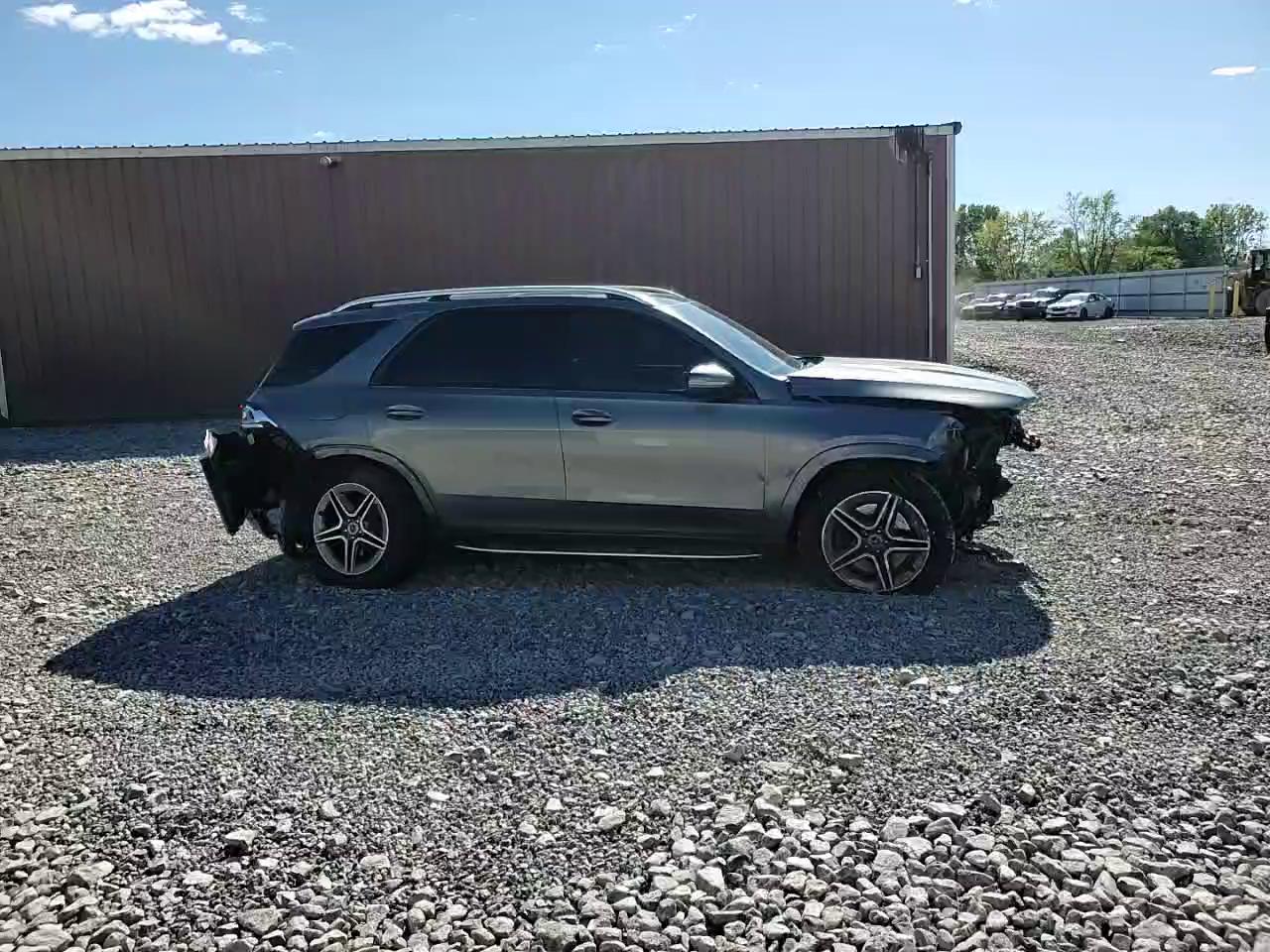 Фото: 4JGFB5KB4LA053729