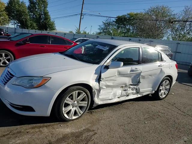 2011 Chrysler 200 Touring VIN: 1C3BC1FBXBN619181 Lot: 82378945