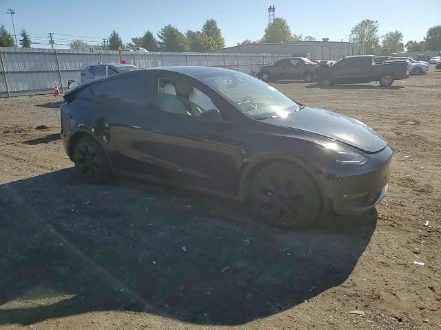 2024 Tesla Model Y VIN: 7SAYGDEE6RF149735 Lot: 85710545