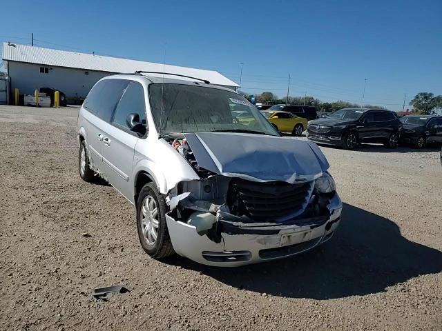 2006 Chrysler Town & Country Touring VIN: 2A4GP54L66R692950 Lot: 82706345
