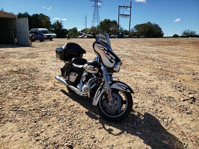 2011 Harley-Davidson Flhx VIN: 1HD1KBM16BB605854 Lot: 86125825