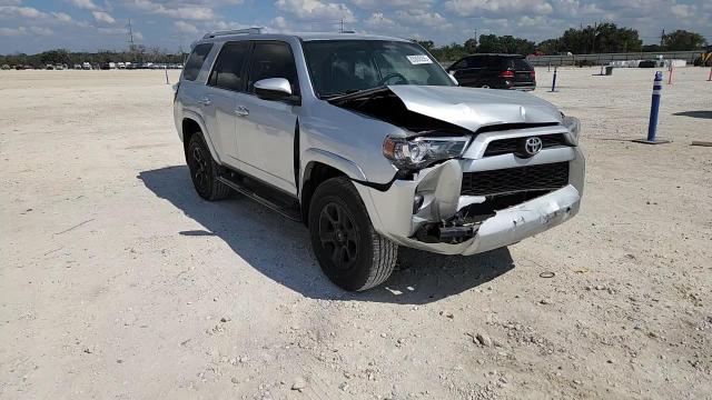2018 Toyota 4Runner Sr5/Sr5 Premium VIN: JTEBU5JRXJ5571647 Lot: 85009295