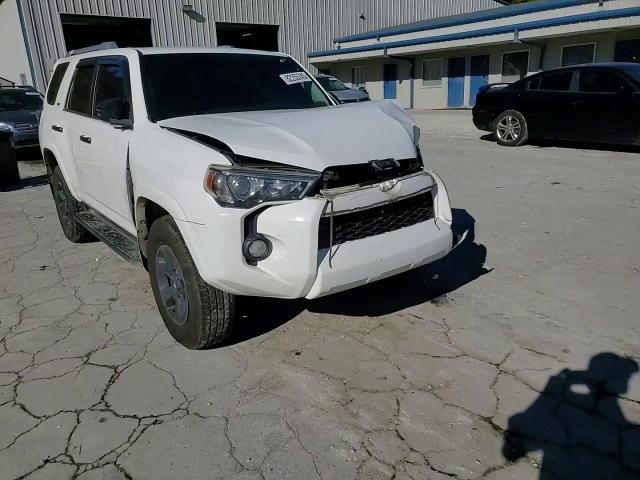 2017 Toyota 4Runner Sr5/Sr5 Premium VIN: JTEBU5JR6H5460748 Lot: 82255245