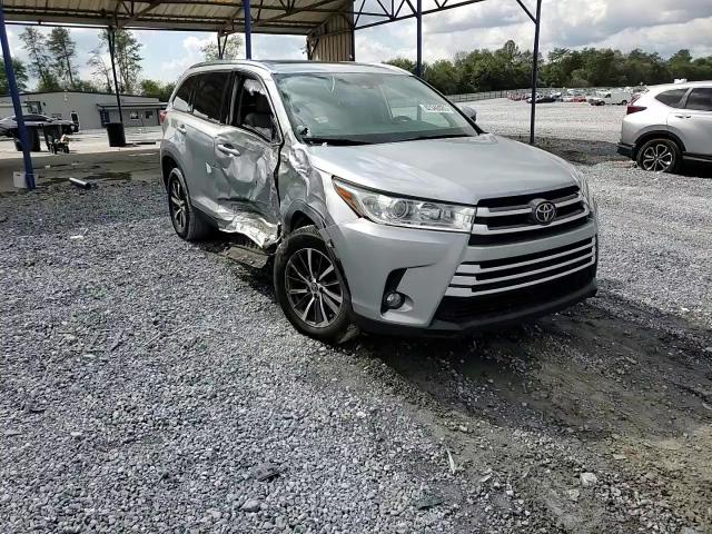 2019 Toyota Highlander Se VIN: 5TDKZRFH6KS564560 Lot: 82340085