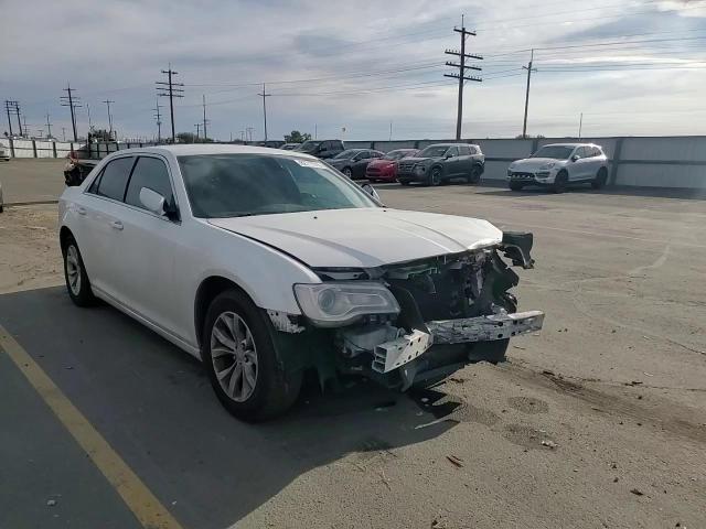 2015 Chrysler 300 Limited VIN: 2C3CCAAG8FH859223 Lot: 82717515