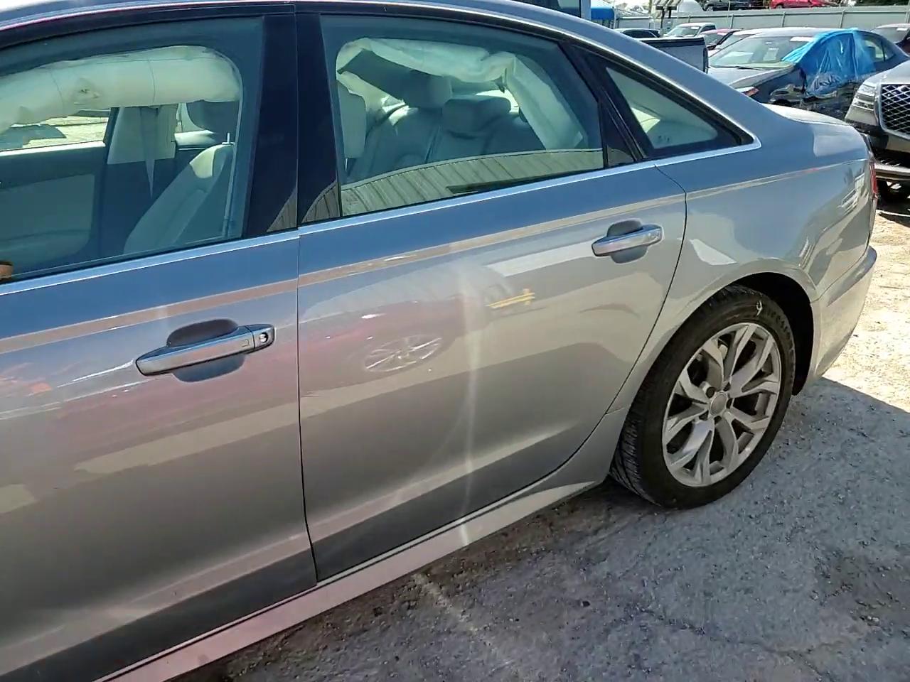 Фото: WAUD8AFC5JN036091