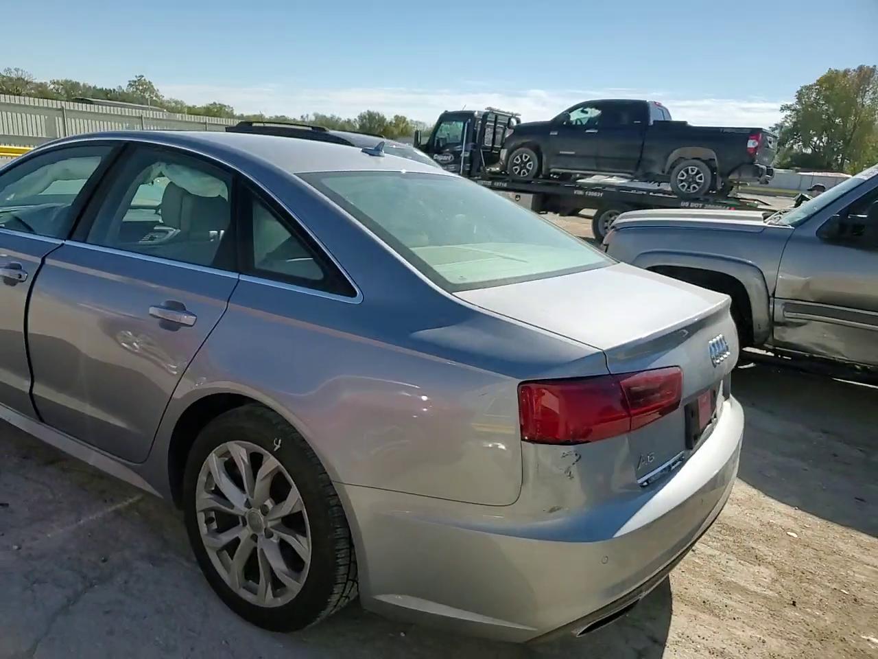 Фото: WAUD8AFC5JN036091