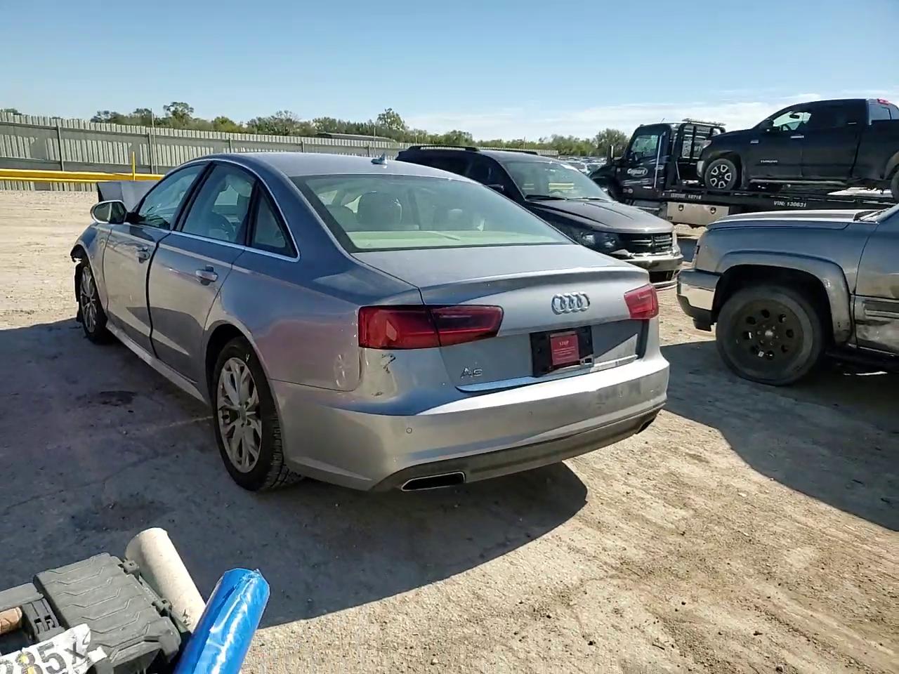 Фото: WAUD8AFC5JN036091