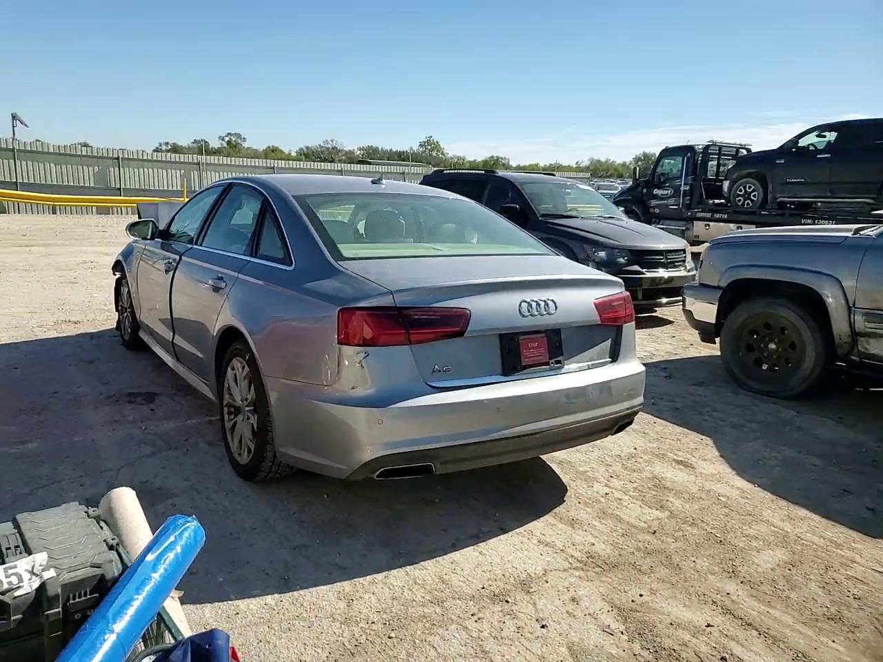 Фото: WAUD8AFC5JN036091