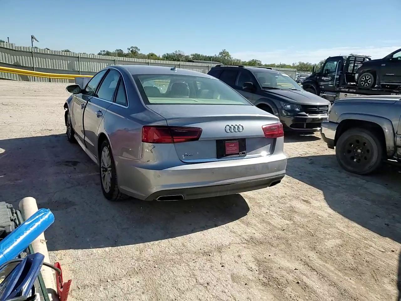 Фото: WAUD8AFC5JN036091