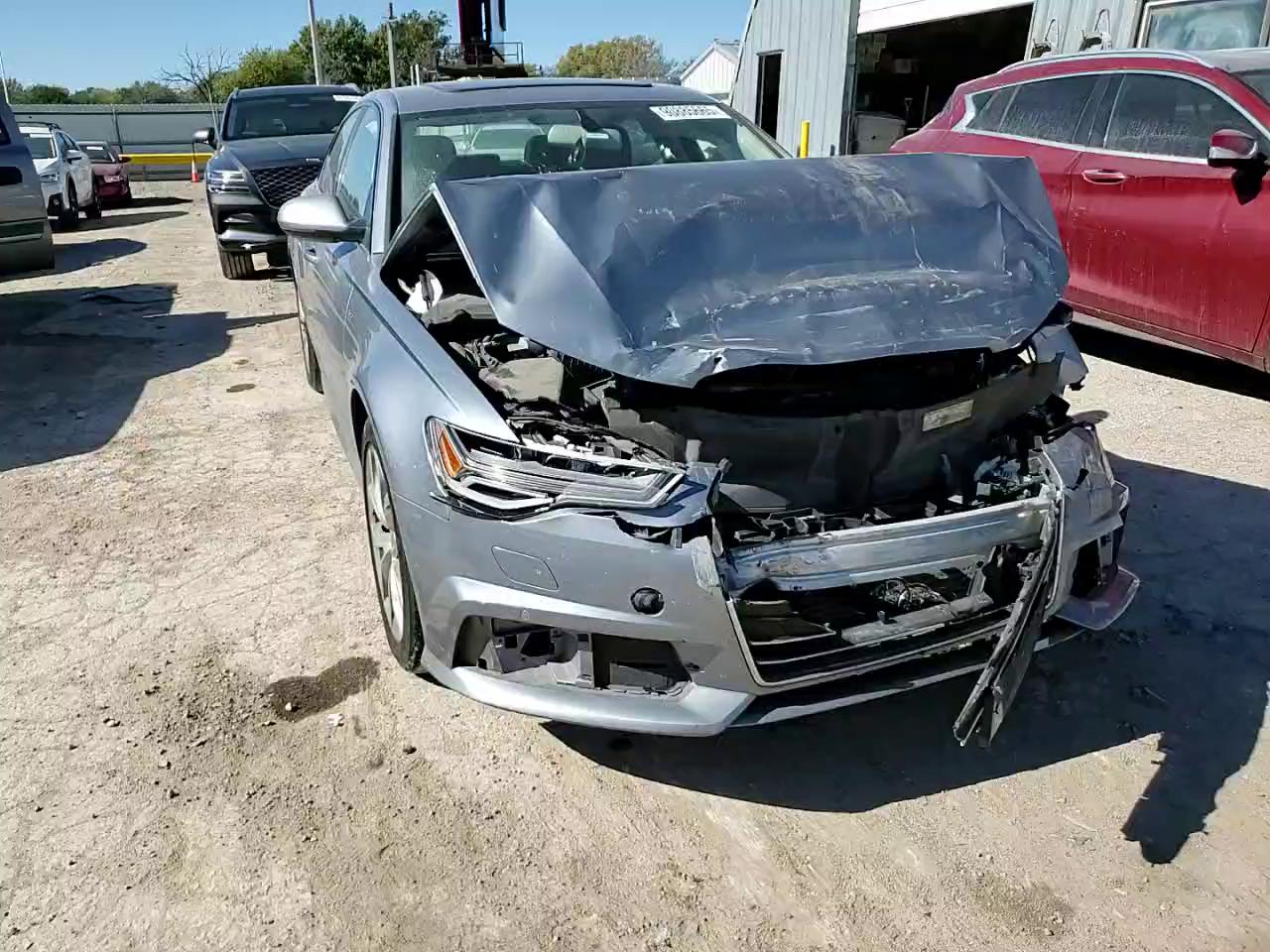 Фото: WAUD8AFC5JN036091