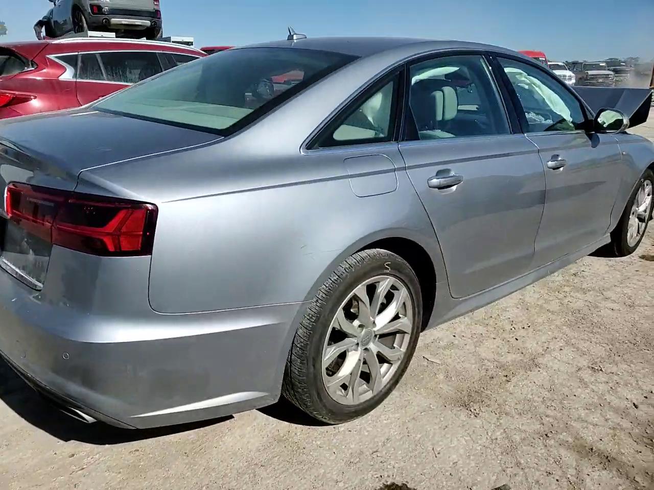 Фото: WAUD8AFC5JN036091