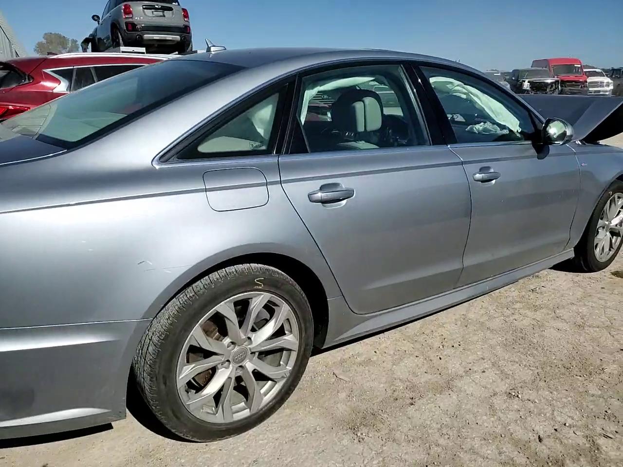 Фото: WAUD8AFC5JN036091