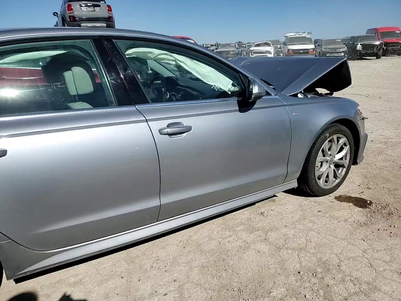 Фото: WAUD8AFC5JN036091