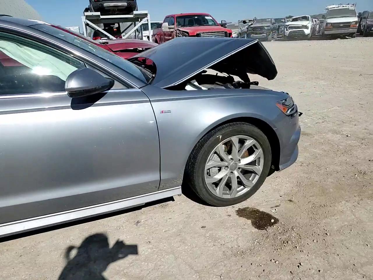 Фото: WAUD8AFC5JN036091