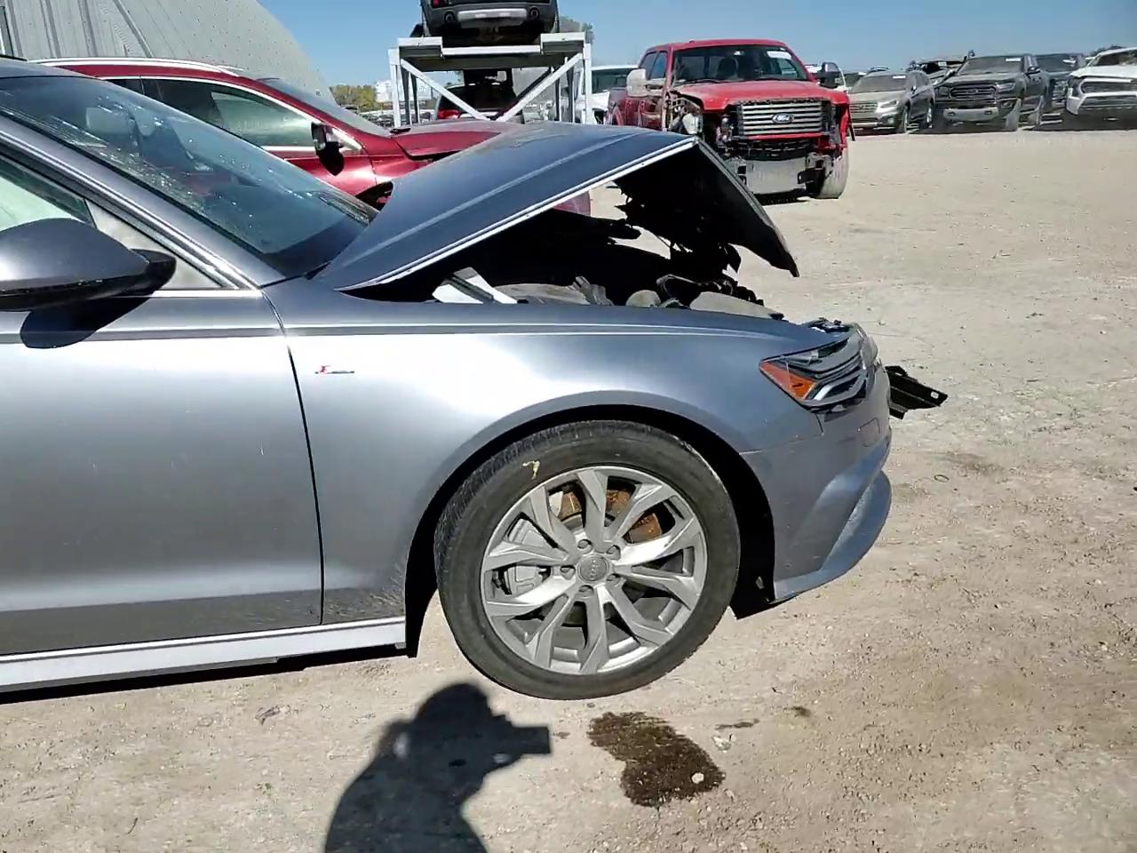 Фото: WAUD8AFC5JN036091