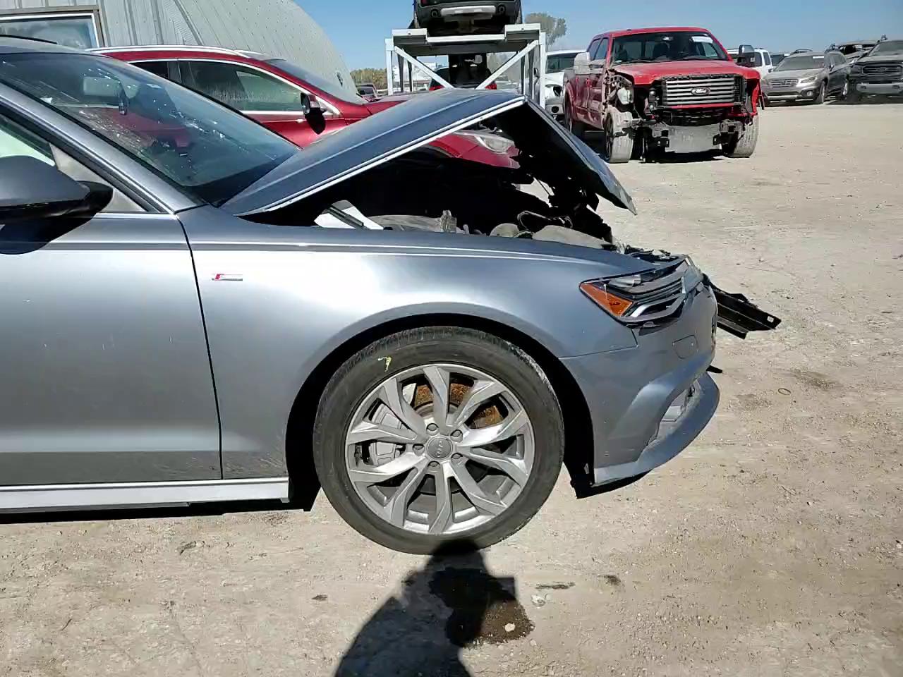 Фото: WAUD8AFC5JN036091