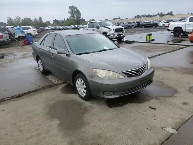 2005 Toyota Camry Le VIN: 4T1BE32K45U580326 Lot: 86108125