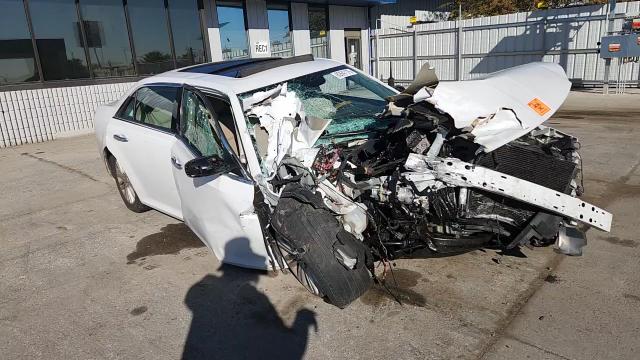 2014 Chrysler 300C VIN: 2C3CCAKG0EH201358 Lot: 82647175