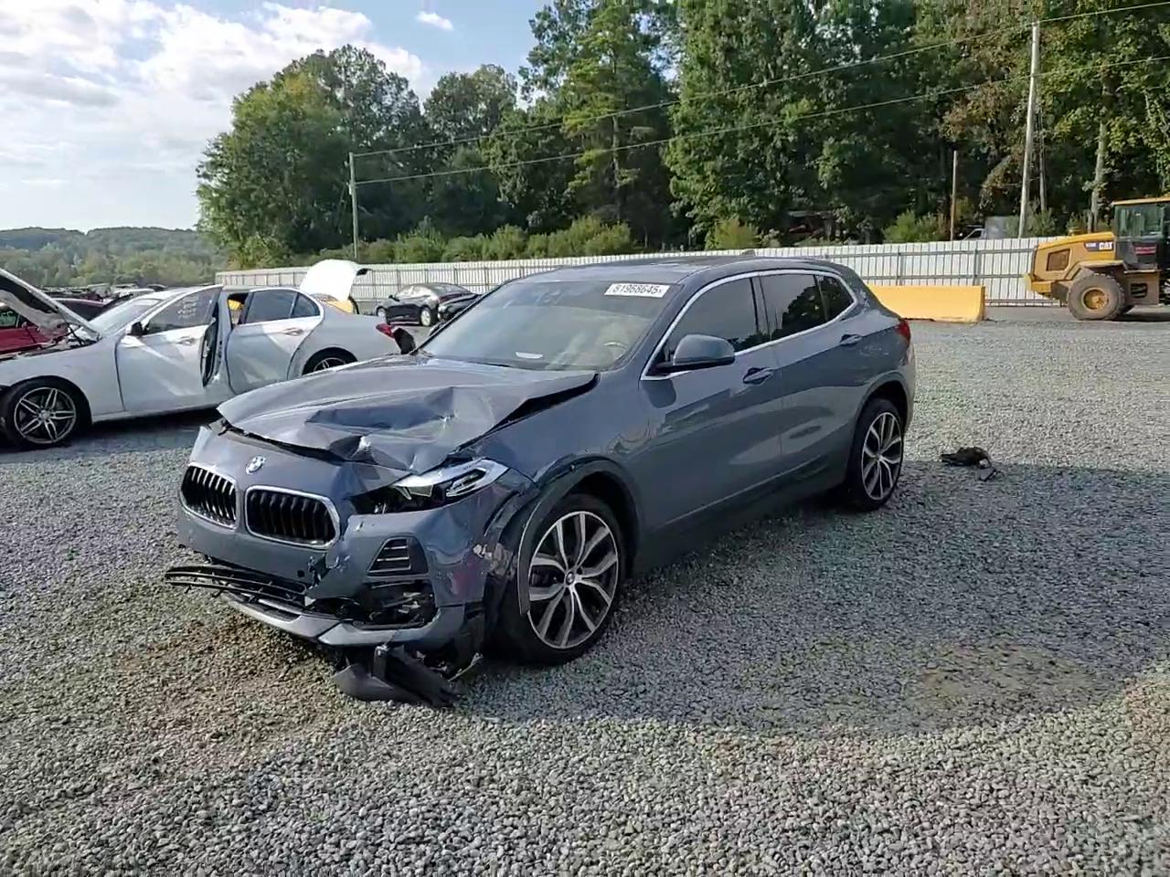 Фото: WBXYH9C04M5S09880