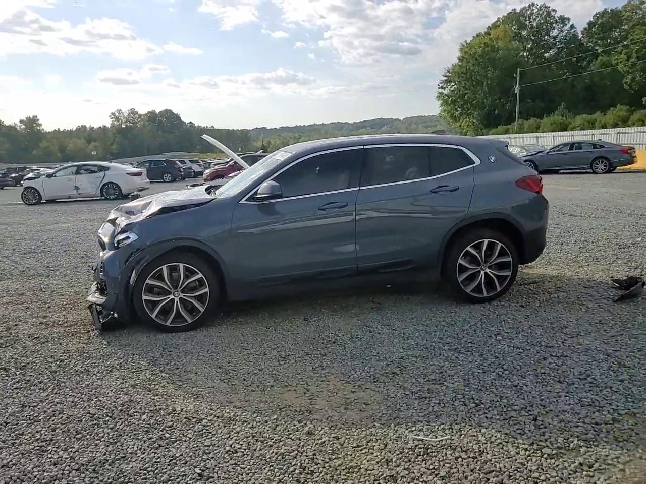 Фото: WBXYH9C04M5S09880