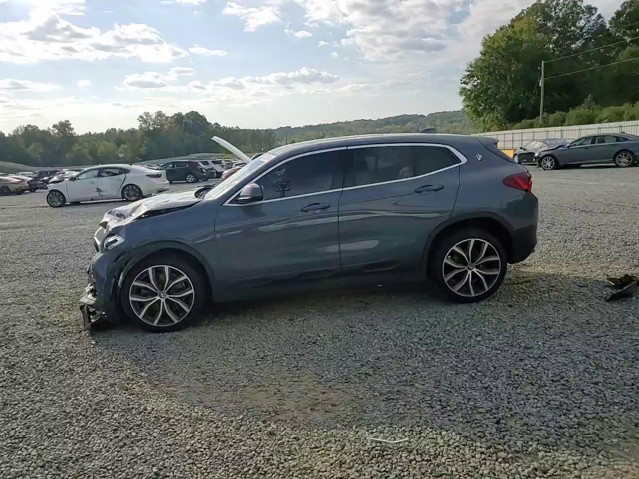 Фото: WBXYH9C04M5S09880