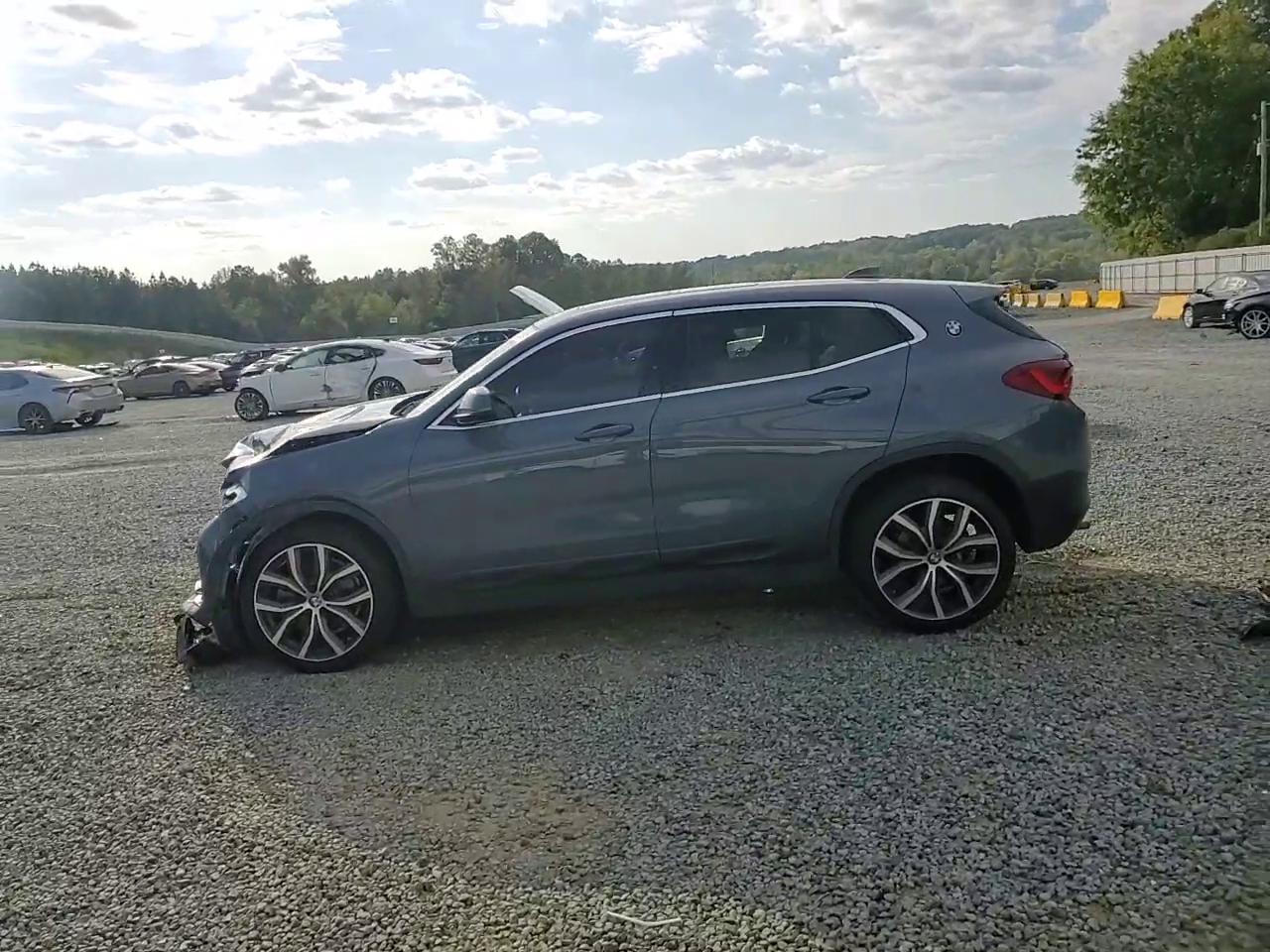 Фото: WBXYH9C04M5S09880