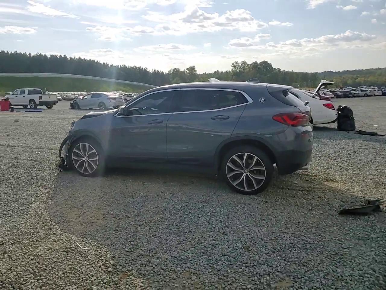 Фото: WBXYH9C04M5S09880