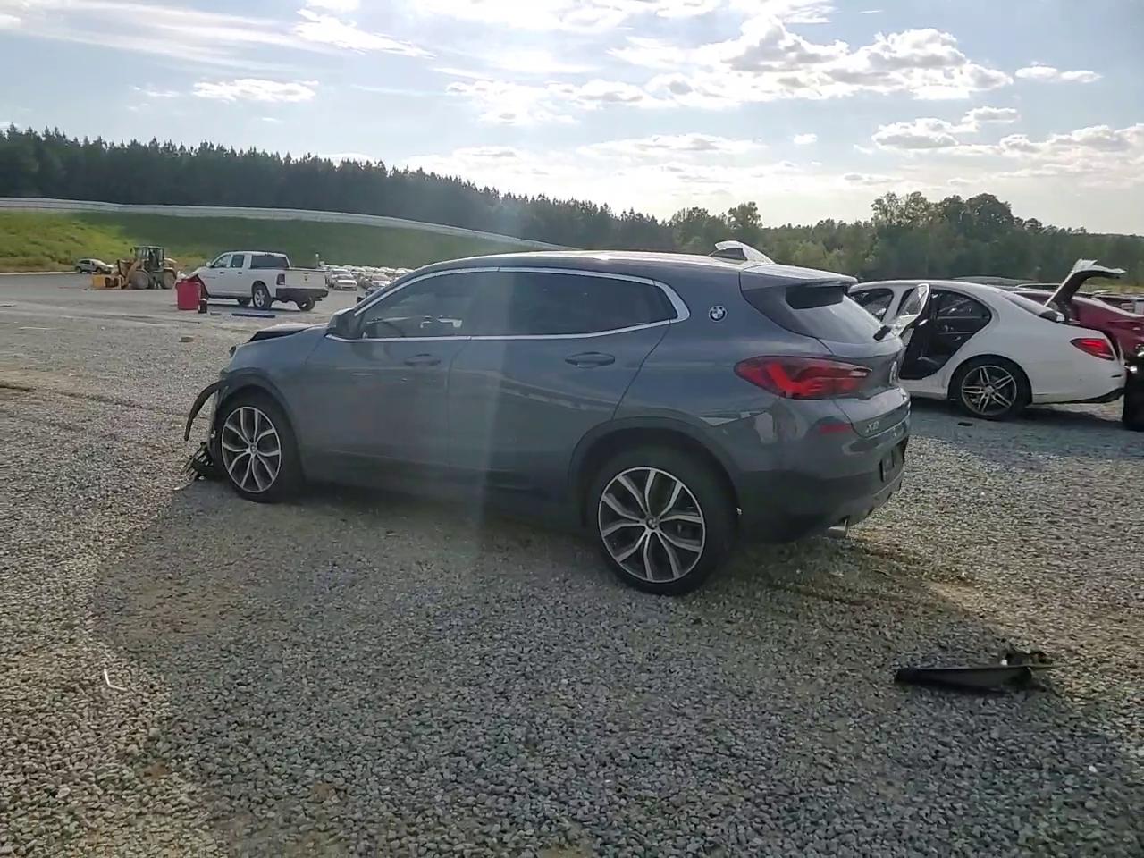 Фото: WBXYH9C04M5S09880