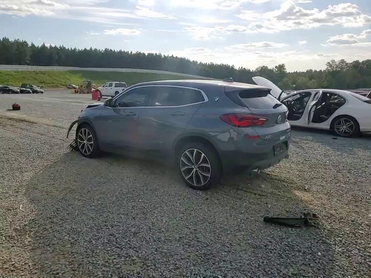 Фото: WBXYH9C04M5S09880