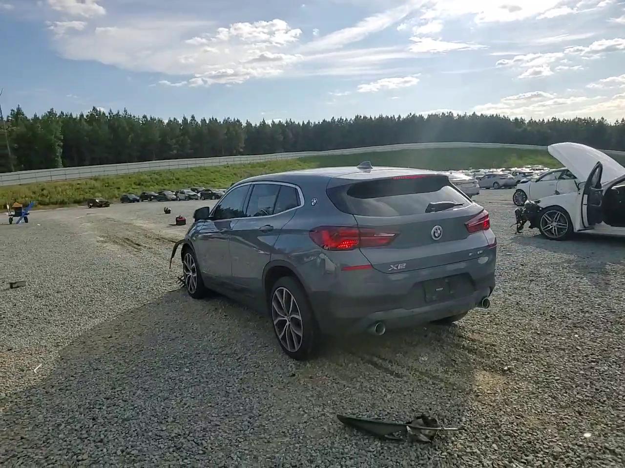 Фото: WBXYH9C04M5S09880